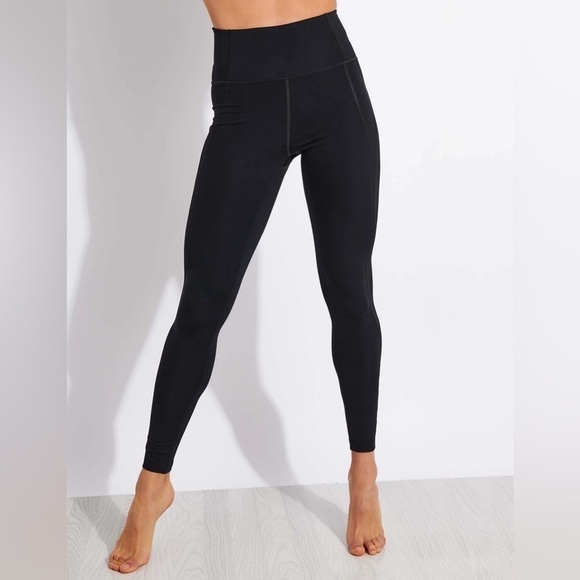 The Girlfriend Collective compressive high waisted leggings in black - Picture 1 of 8